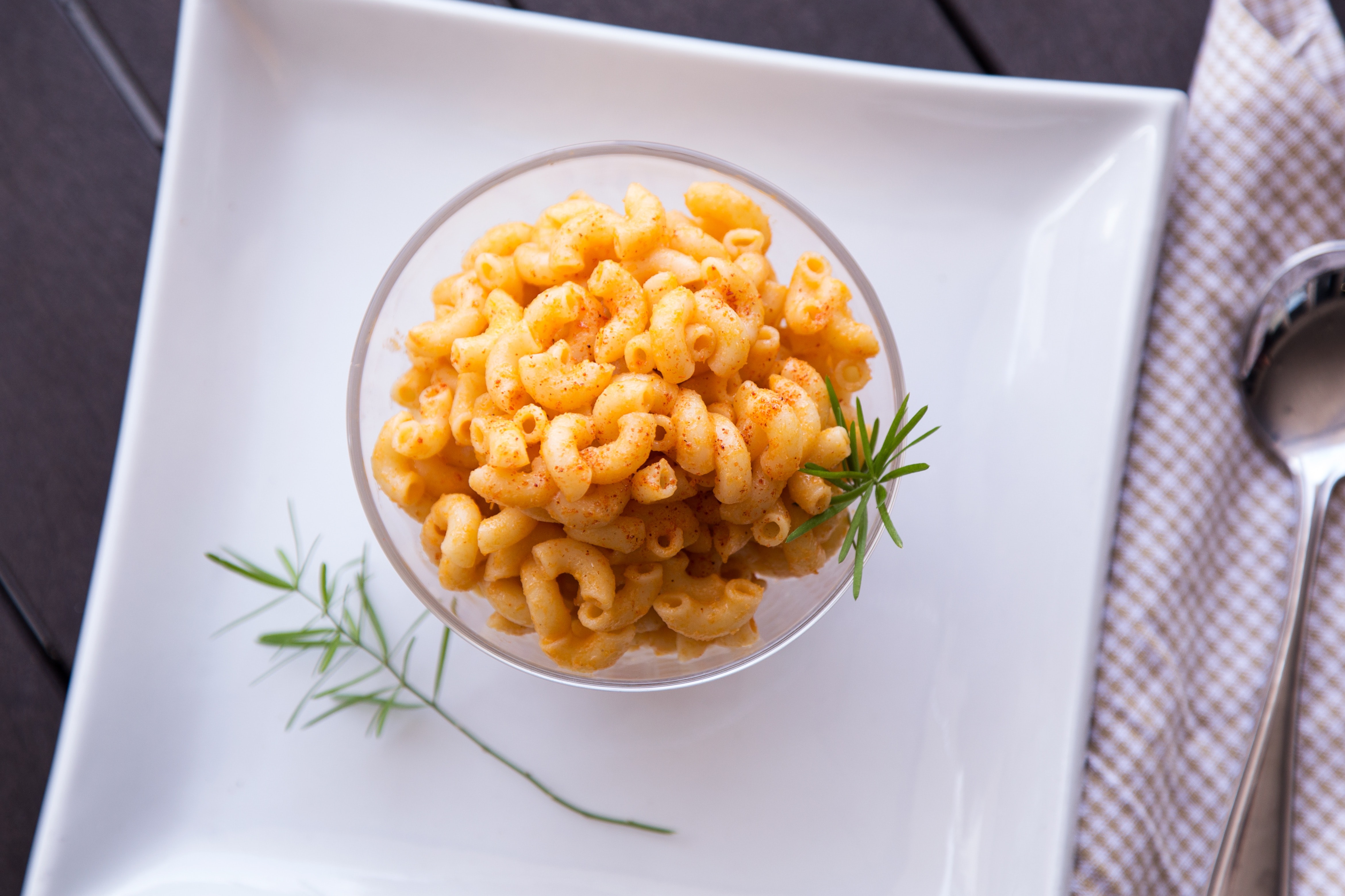 Tech Thursday - Need Comfort Foods In These Chaotic Times? Try “no-contact” or “contactless” Food Deliveries.